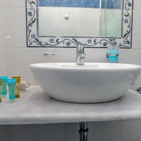 Naxos Illusion Nikos Verikokos * Naxos City