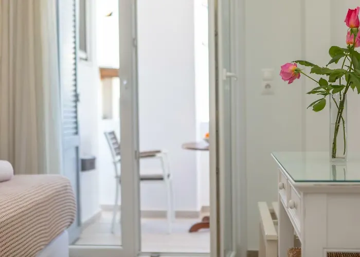 Naxos Illusion Nikos Verikokos * Naxos City