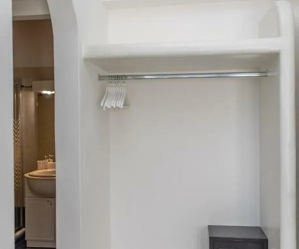 Naxos Illusion Nikos Verikokos * Naxos City